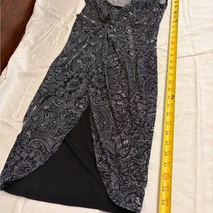 London Times Smart Sexy Pretty Romantic Office, Dining or Tunigan